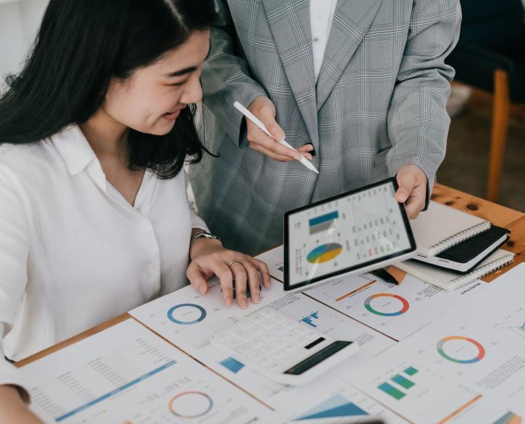 Whats-the-Difference-Between-Management-Consulting-vs-Strategy-Consulting